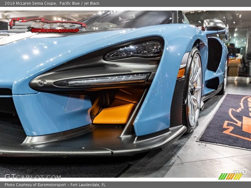 Pacific Blue / Jet Black 2019 McLaren Senna Coupe
