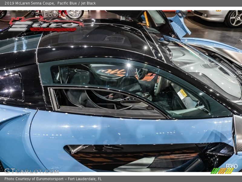 Pacific Blue / Jet Black 2019 McLaren Senna Coupe