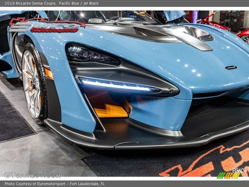 Pacific Blue / Jet Black 2019 McLaren Senna Coupe