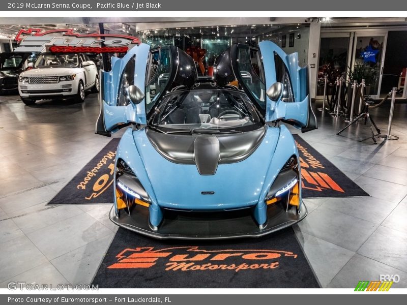 Pacific Blue / Jet Black 2019 McLaren Senna Coupe