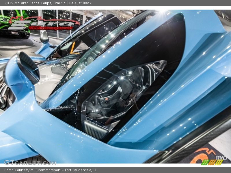Pacific Blue / Jet Black 2019 McLaren Senna Coupe
