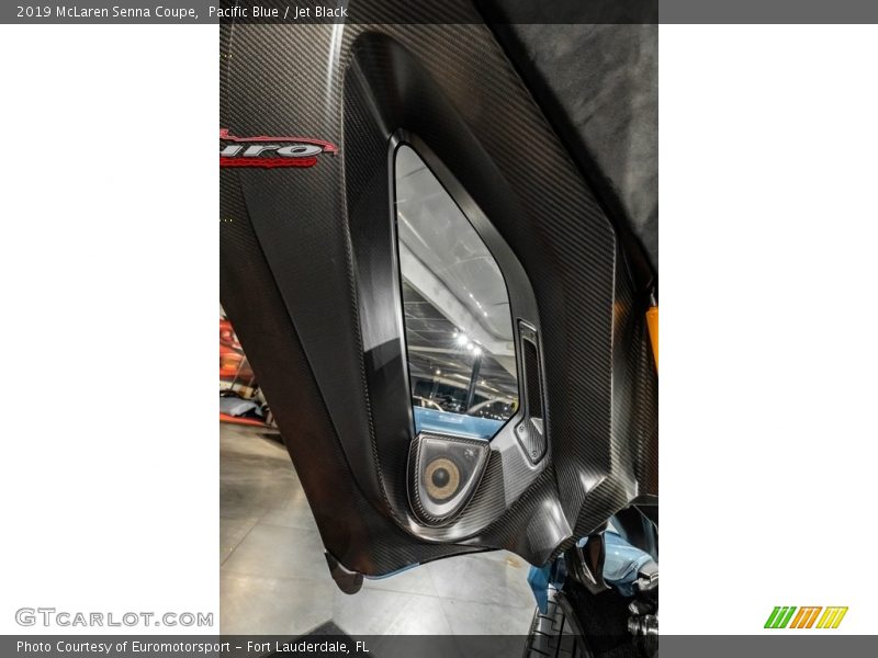 Pacific Blue / Jet Black 2019 McLaren Senna Coupe