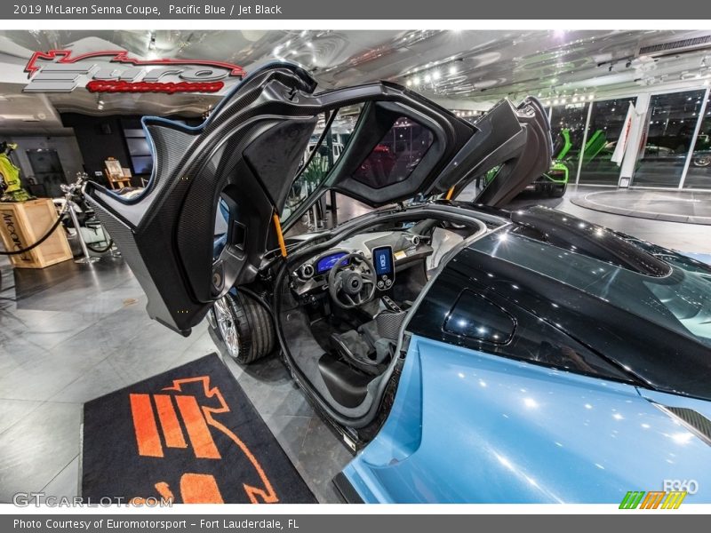 Pacific Blue / Jet Black 2019 McLaren Senna Coupe