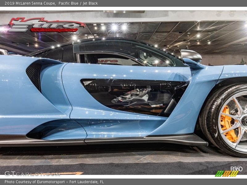 Pacific Blue / Jet Black 2019 McLaren Senna Coupe