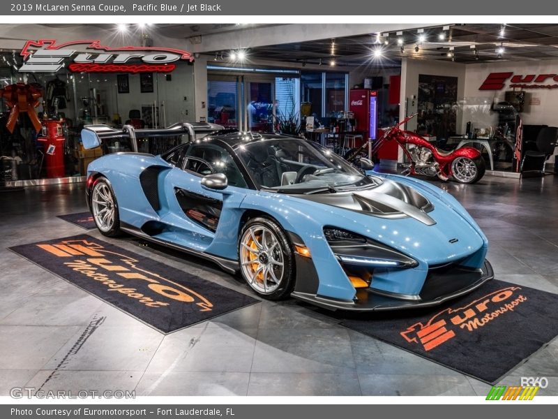 Pacific Blue / Jet Black 2019 McLaren Senna Coupe
