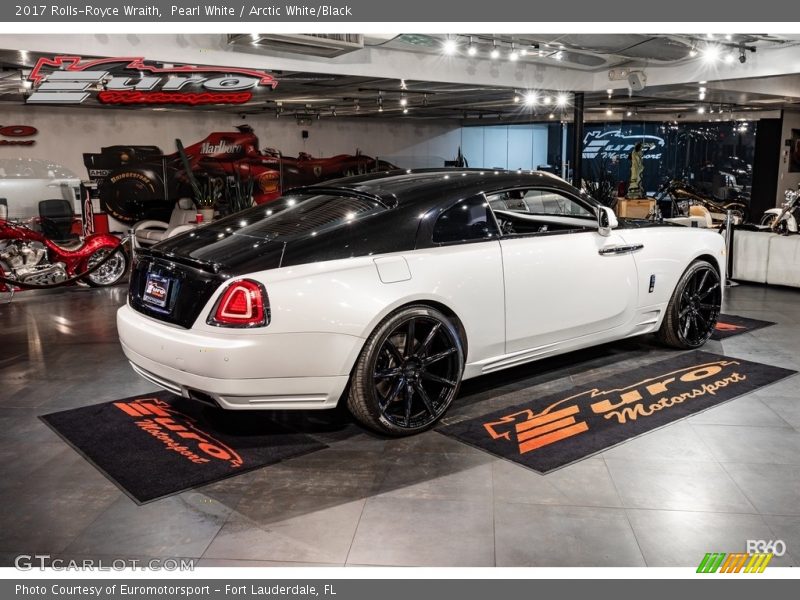 Pearl White / Arctic White/Black 2017 Rolls-Royce Wraith