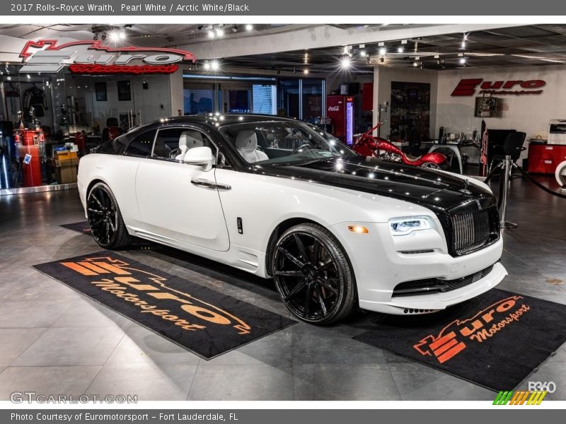 Pearl White / Arctic White/Black 2017 Rolls-Royce Wraith