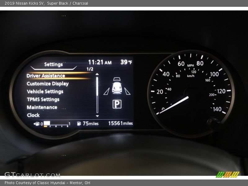 Super Black / Charcoal 2019 Nissan Kicks SV
