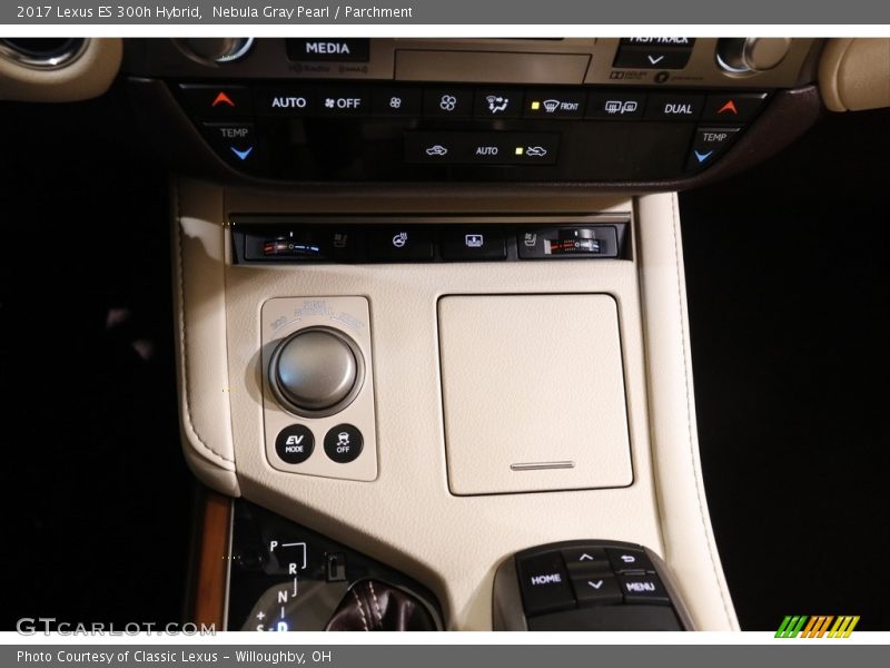 Nebula Gray Pearl / Parchment 2017 Lexus ES 300h Hybrid