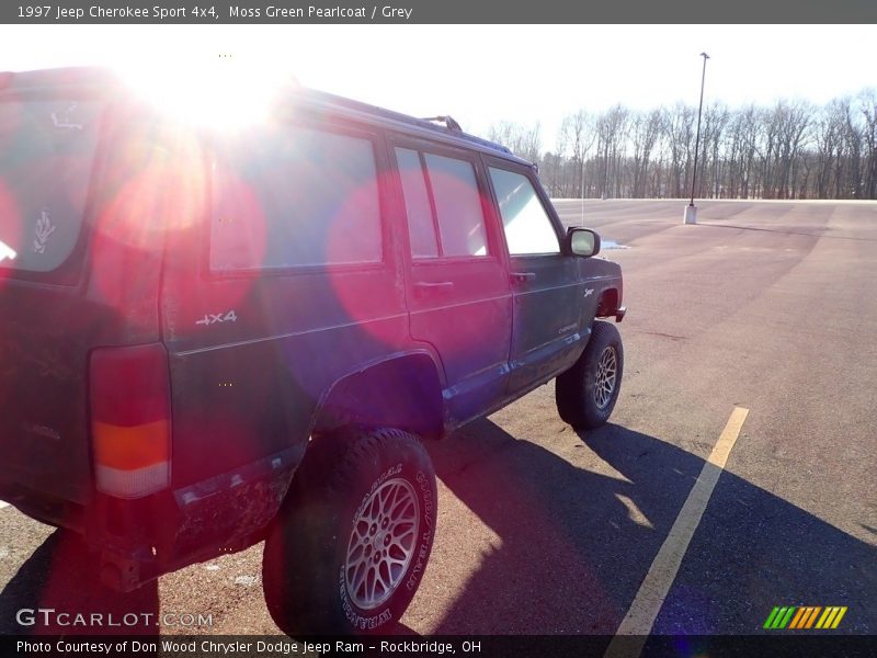Moss Green Pearlcoat / Grey 1997 Jeep Cherokee Sport 4x4