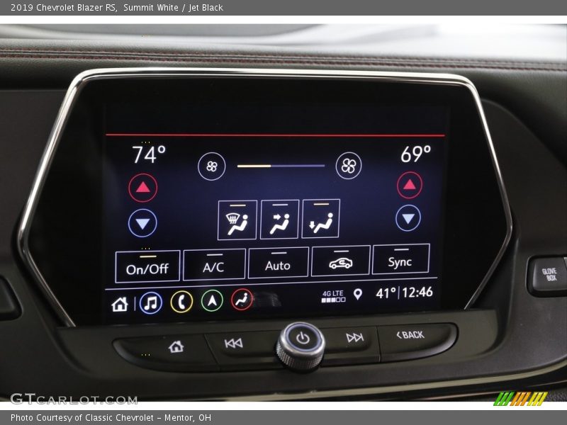 Summit White / Jet Black 2019 Chevrolet Blazer RS