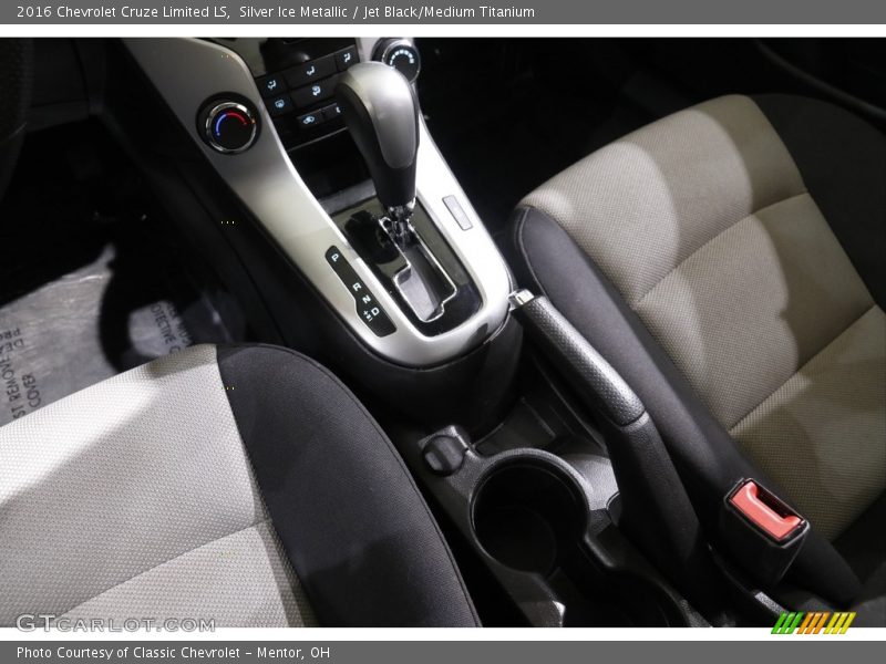 Silver Ice Metallic / Jet Black/Medium Titanium 2016 Chevrolet Cruze Limited LS