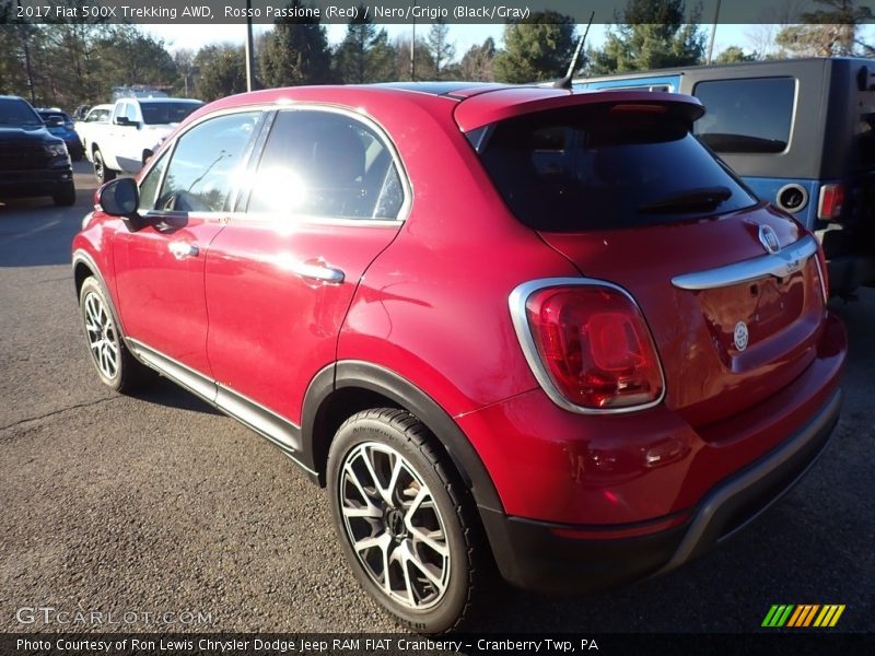 Rosso Passione (Red) / Nero/Grigio (Black/Gray) 2017 Fiat 500X Trekking AWD