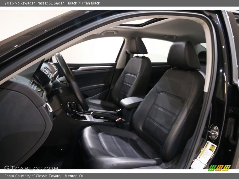 Front Seat of 2016 Passat SE Sedan
