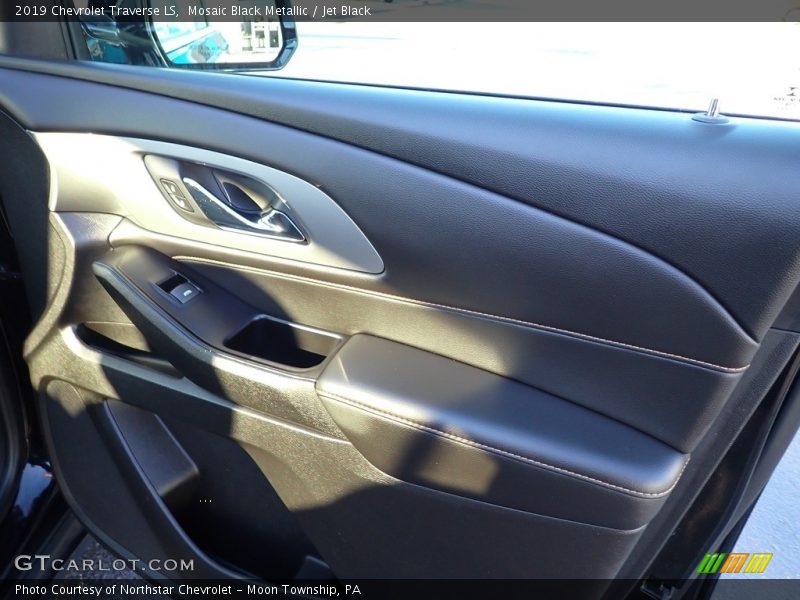 Mosaic Black Metallic / Jet Black 2019 Chevrolet Traverse LS