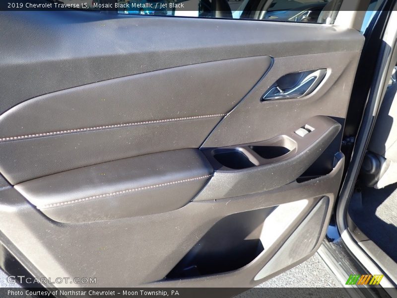 Mosaic Black Metallic / Jet Black 2019 Chevrolet Traverse LS