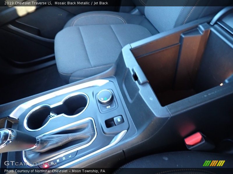 Mosaic Black Metallic / Jet Black 2019 Chevrolet Traverse LS