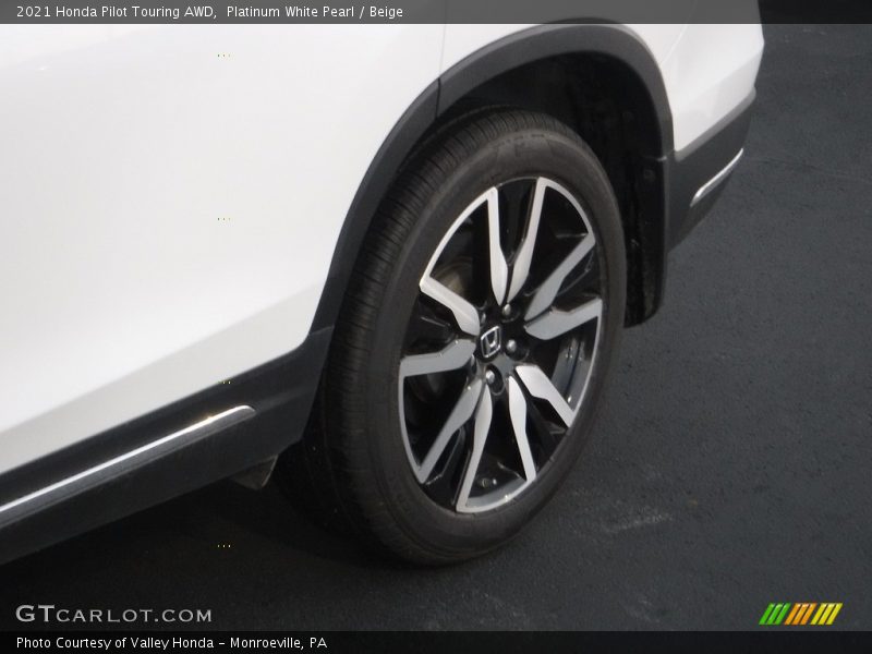 Platinum White Pearl / Beige 2021 Honda Pilot Touring AWD