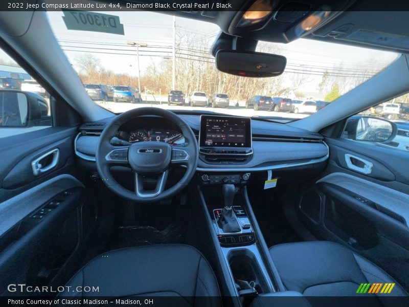 Diamond Black Crystal Pearl / Black 2022 Jeep Compass Latitude Lux 4x4