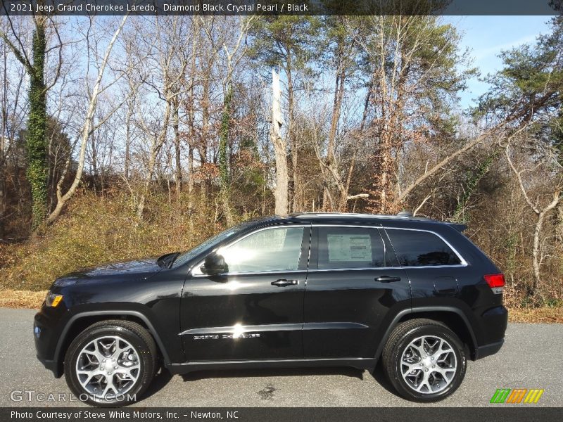  2021 Grand Cherokee Laredo Diamond Black Crystal Pearl