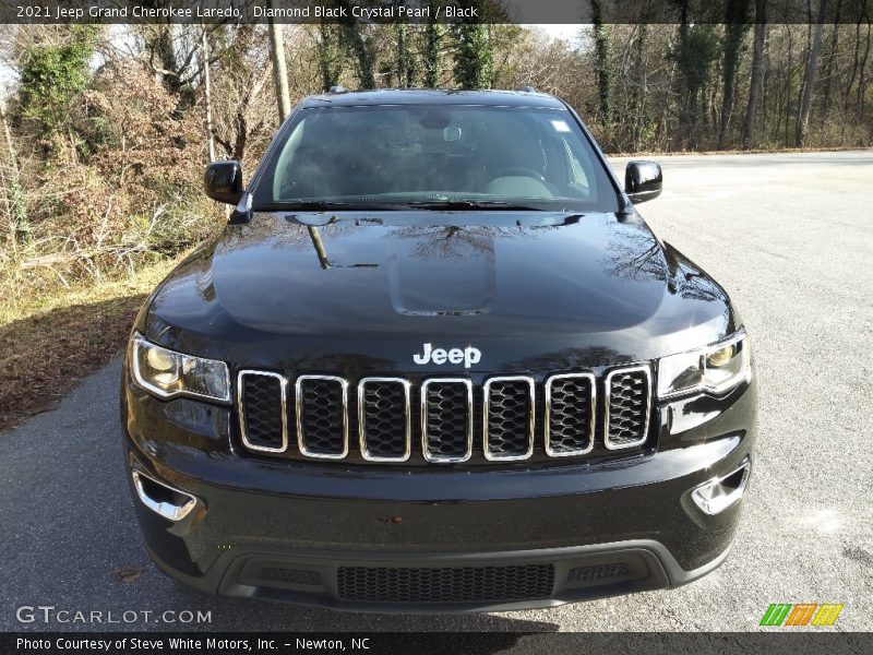 Diamond Black Crystal Pearl / Black 2021 Jeep Grand Cherokee Laredo