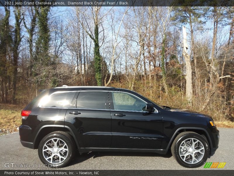  2021 Grand Cherokee Laredo Diamond Black Crystal Pearl