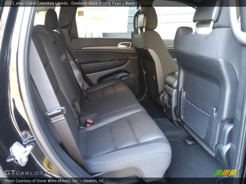 Diamond Black Crystal Pearl / Black 2021 Jeep Grand Cherokee Laredo