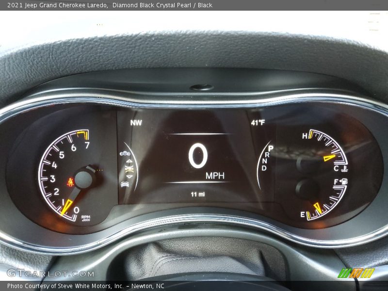 Diamond Black Crystal Pearl / Black 2021 Jeep Grand Cherokee Laredo