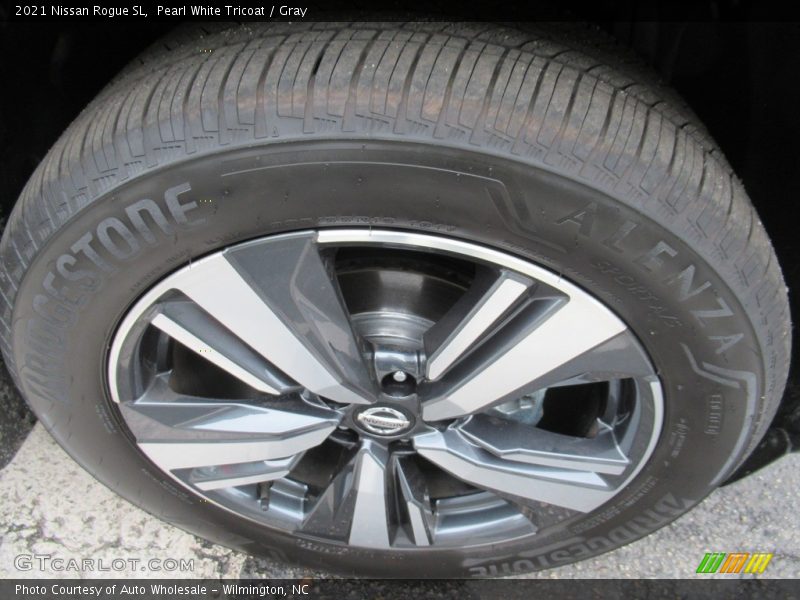 Pearl White Tricoat / Gray 2021 Nissan Rogue SL