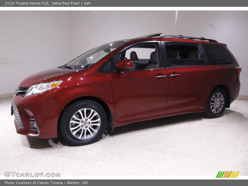 Salsa Red Pearl / Ash 2019 Toyota Sienna XLE