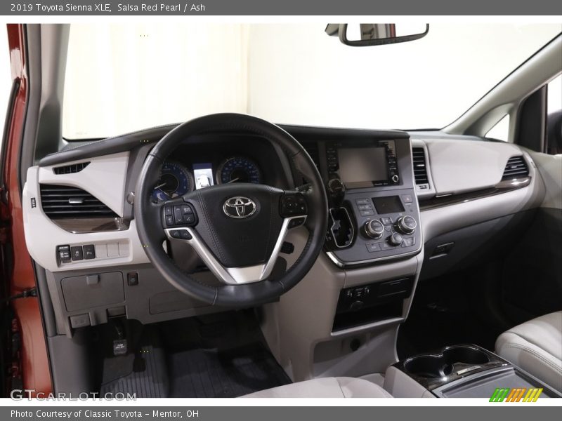 Salsa Red Pearl / Ash 2019 Toyota Sienna XLE