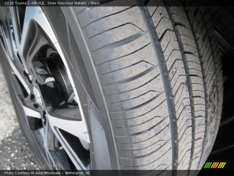 Silver Knockout Metallic / Black 2018 Toyota C-HR XLE