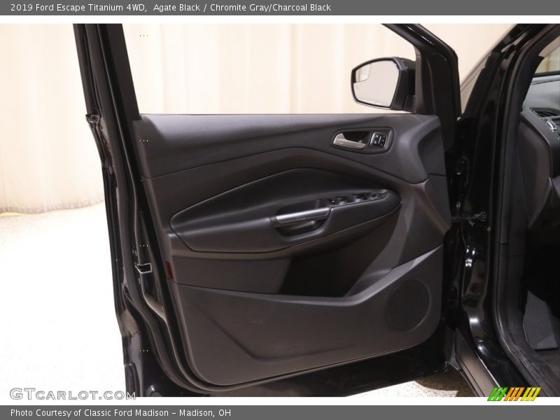 Agate Black / Chromite Gray/Charcoal Black 2019 Ford Escape Titanium 4WD