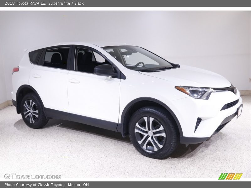 Super White / Black 2018 Toyota RAV4 LE