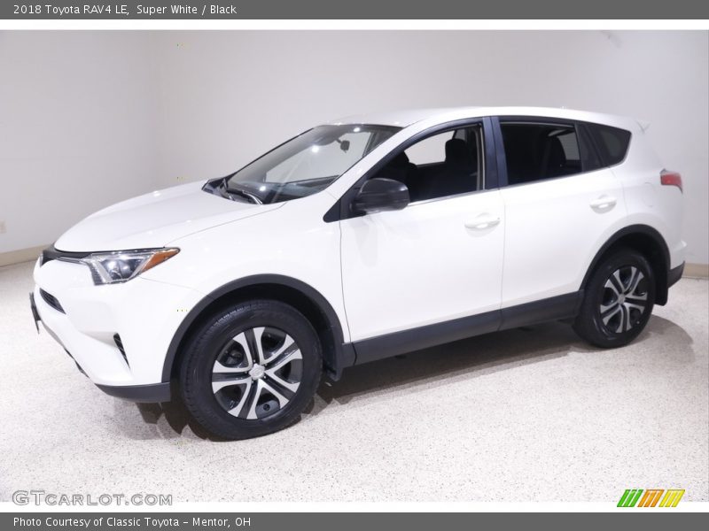 Super White / Black 2018 Toyota RAV4 LE