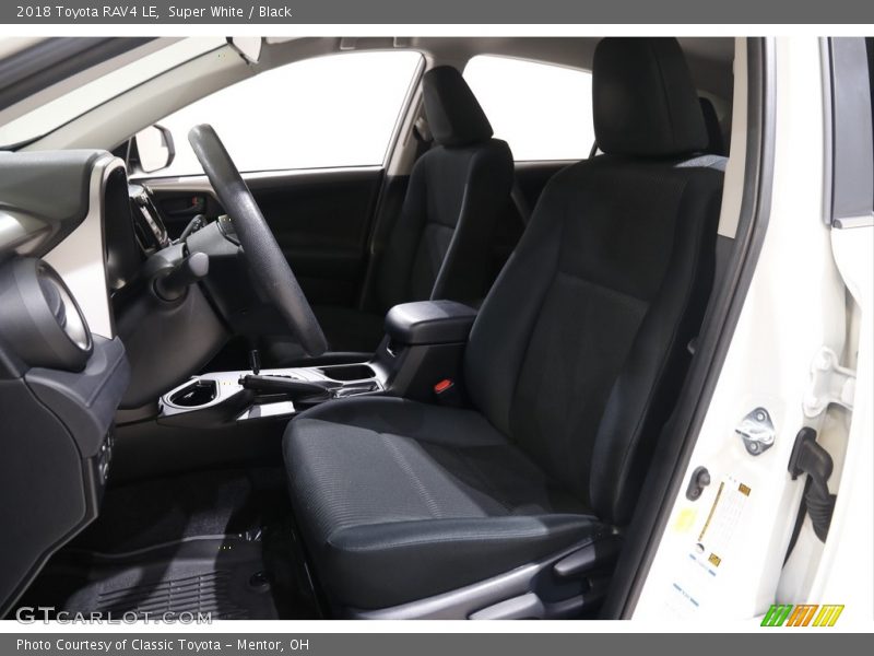 Super White / Black 2018 Toyota RAV4 LE