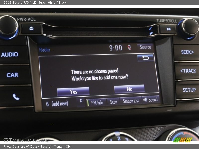 Super White / Black 2018 Toyota RAV4 LE