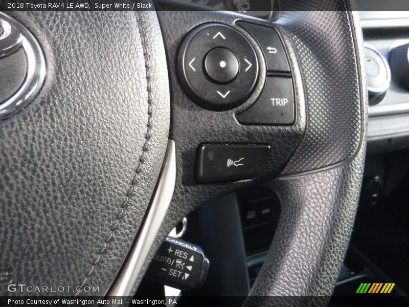 Super White / Black 2018 Toyota RAV4 LE AWD