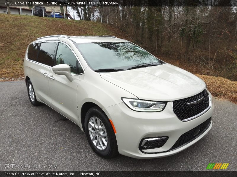 Luxury White Pearl / Black/Alloy 2021 Chrysler Pacifica Touring L