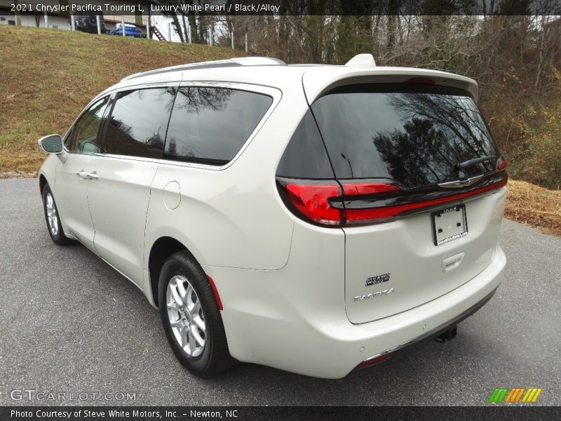 Luxury White Pearl / Black/Alloy 2021 Chrysler Pacifica Touring L