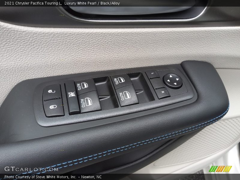 Luxury White Pearl / Black/Alloy 2021 Chrysler Pacifica Touring L