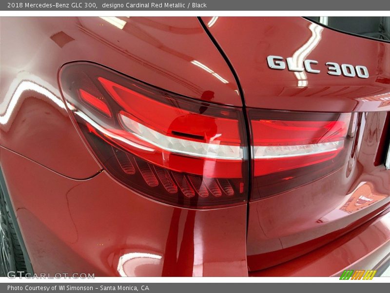 designo Cardinal Red Metallic / Black 2018 Mercedes-Benz GLC 300