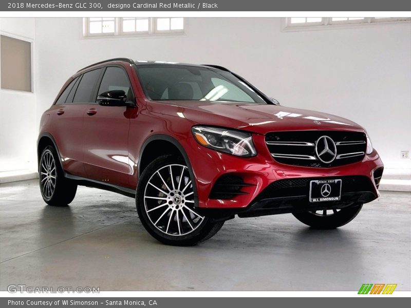 Front 3/4 View of 2018 GLC 300