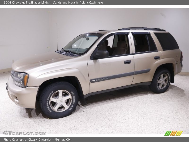 Sandstone Metallic / Light Cashmere 2004 Chevrolet TrailBlazer LS 4x4
