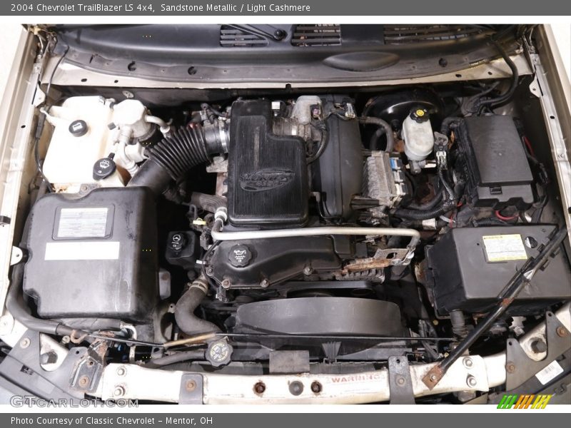Sandstone Metallic / Light Cashmere 2004 Chevrolet TrailBlazer LS 4x4