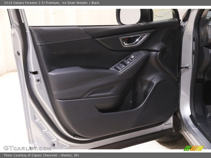Ice Silver Metallic / Black 2019 Subaru Forester 2.5i Premium