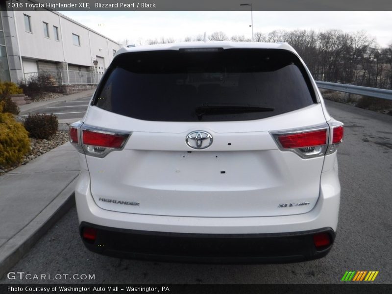 Blizzard Pearl / Black 2016 Toyota Highlander XLE