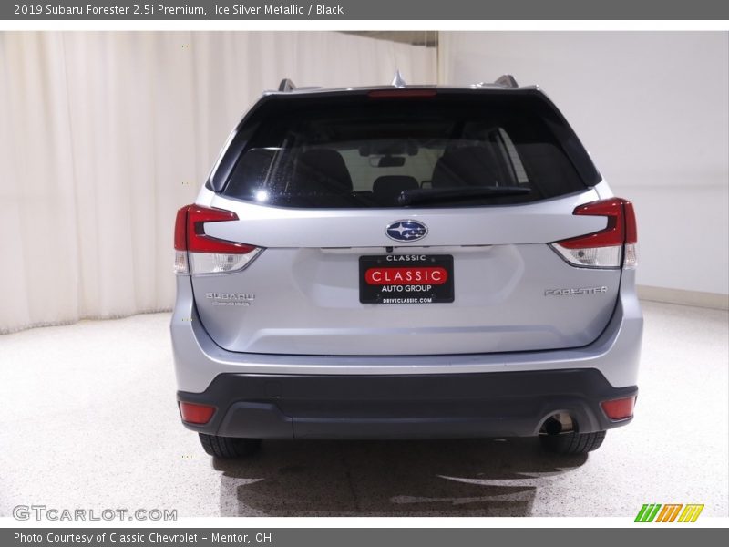 Ice Silver Metallic / Black 2019 Subaru Forester 2.5i Premium