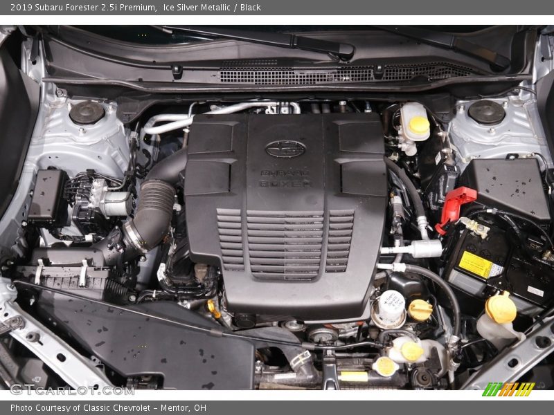 Ice Silver Metallic / Black 2019 Subaru Forester 2.5i Premium
