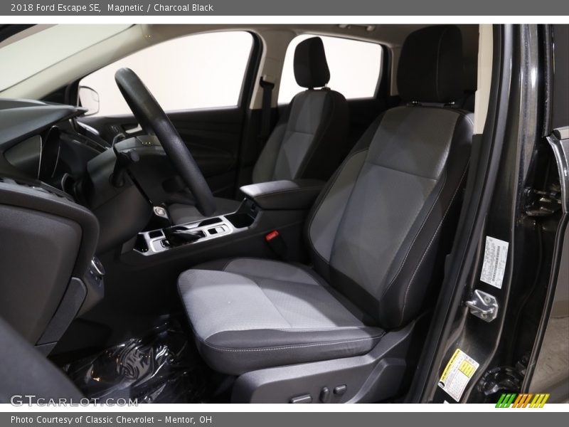 Magnetic / Charcoal Black 2018 Ford Escape SE